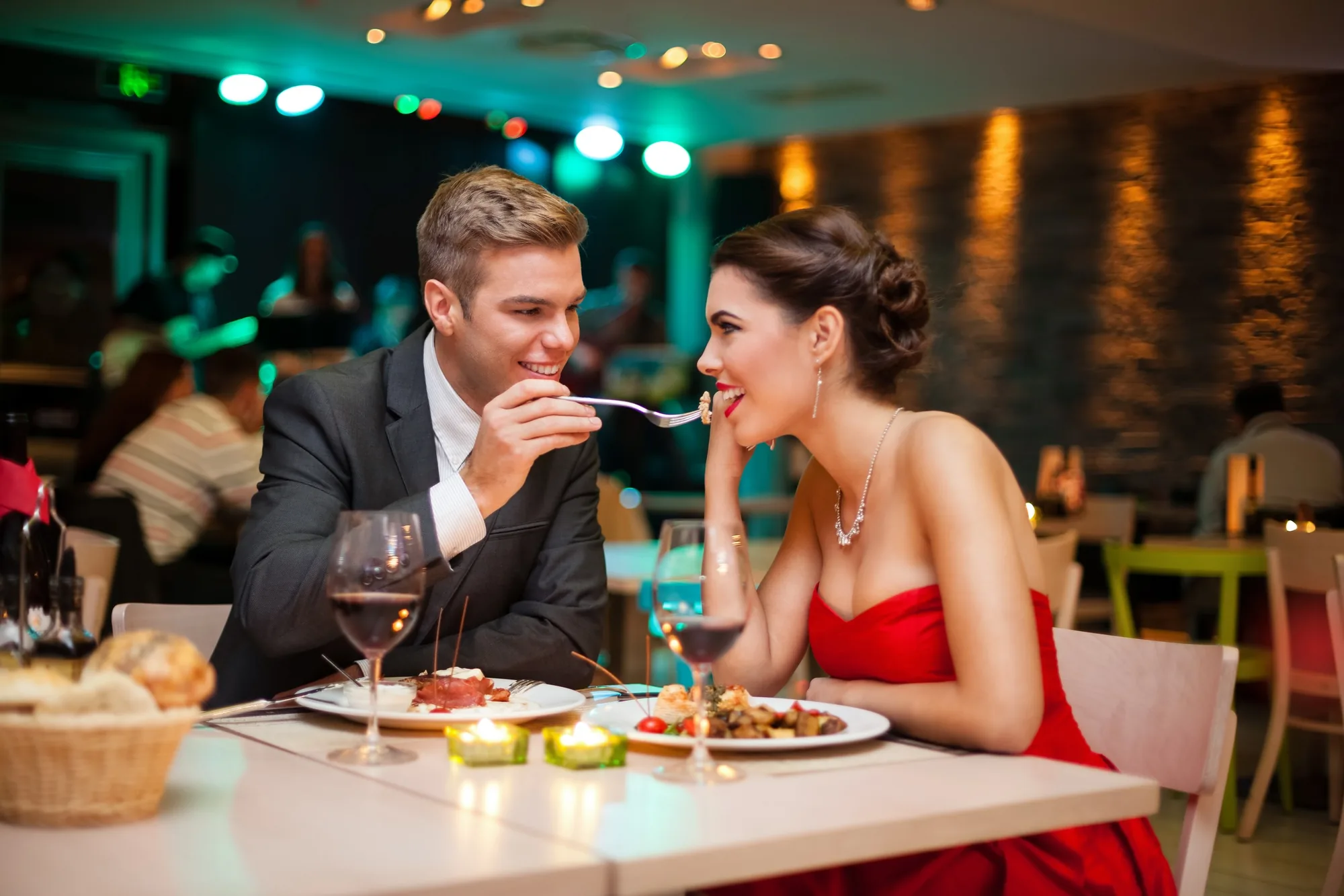 Key Statistics About Facebook Dating Singles – How Singles Save $400+ a Year in 2025